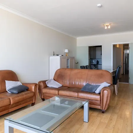 Bel Air - Modern Family With Amazing Seaview T99 アパート オステンド