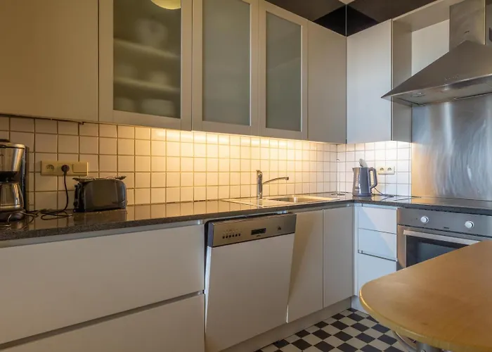 Bel Air - Modern Family With Amazing Seaview T99 アパート